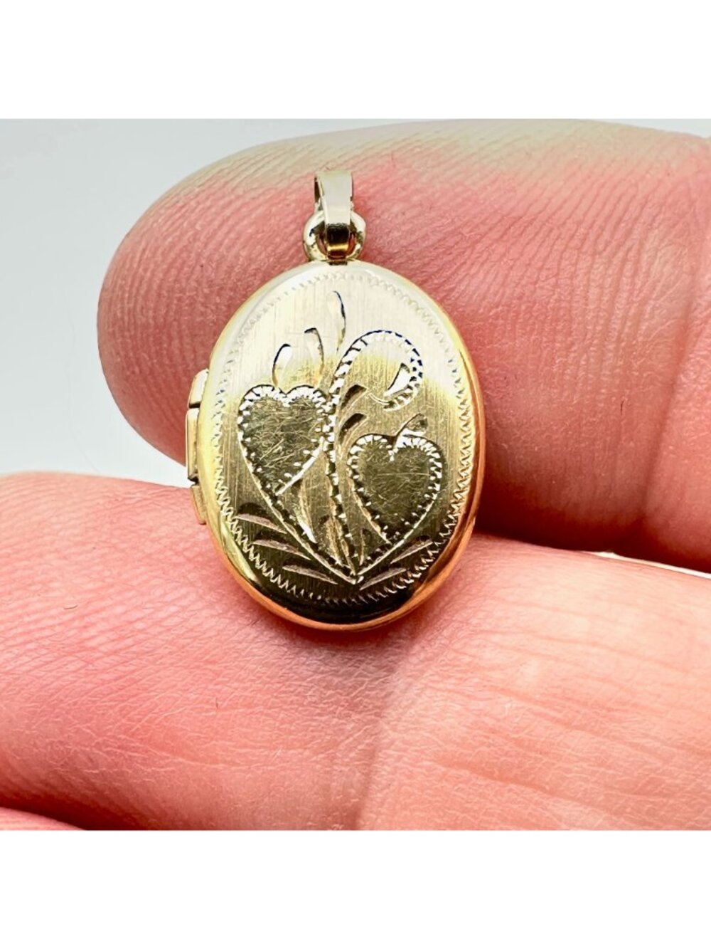 Vintage 10k Yellow Gold Oval Picture Locket Pendant for Necklace 1.56 Grams - Picture 12 of 12